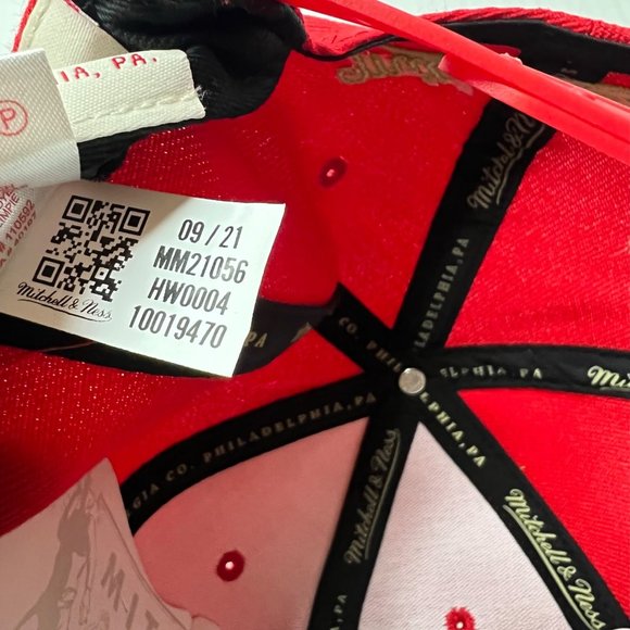 New Brooklyn Nets Mitchell & Ness Hat Reverse Grinch Team Snapback HWC Red Cap - Picture 16 of 16